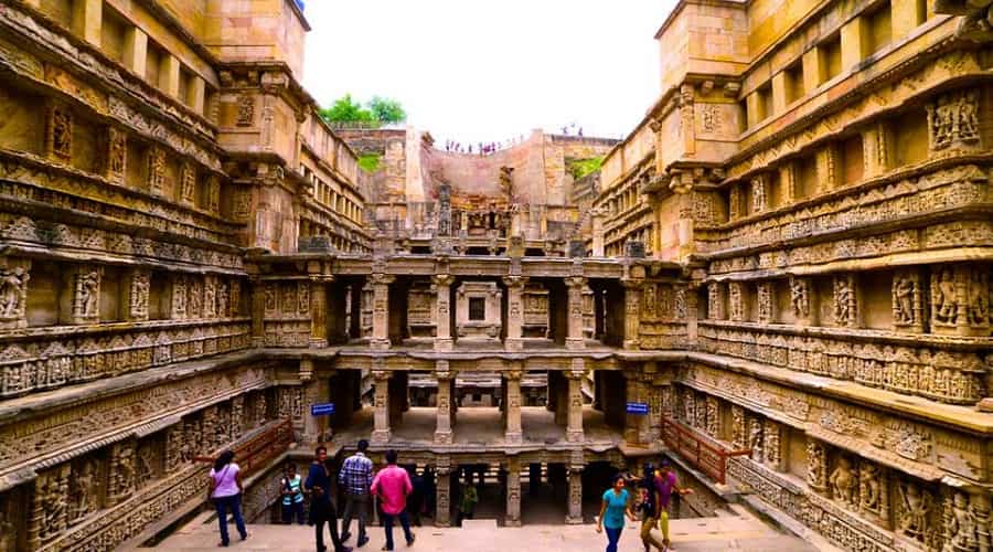 car rental in Modasa